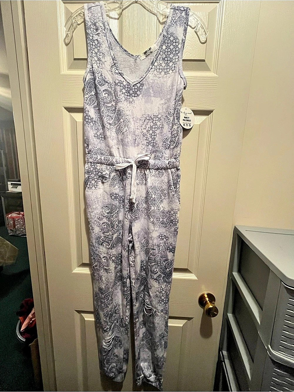 Jolie & Joy Gray White Paisley Knit V-Neck Sleeveless Jumpsuit Size Small